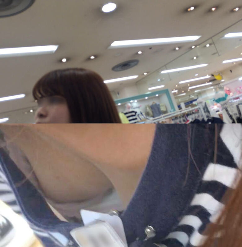 おっぱいポロリ エロ画像!盗撮・流出で露になった素人女性たちの乳首たち💕大量にまとめてみたぜ!!047