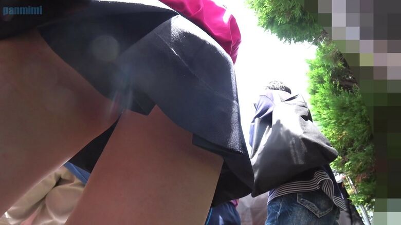 文化祭 パンチラ画像!JKの太ももにパンツ♡ローアングルから見るケツがたまんないぜ!!038