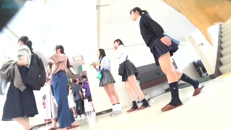 文化祭 パンチラ画像!JKの太ももにパンツ♡ローアングルから見るケツがたまんないぜ!!103