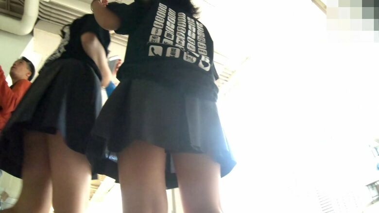 文化祭 パンチラ画像!JKの太ももにパンツ♡ローアングルから見るケツがたまんないぜ!!118