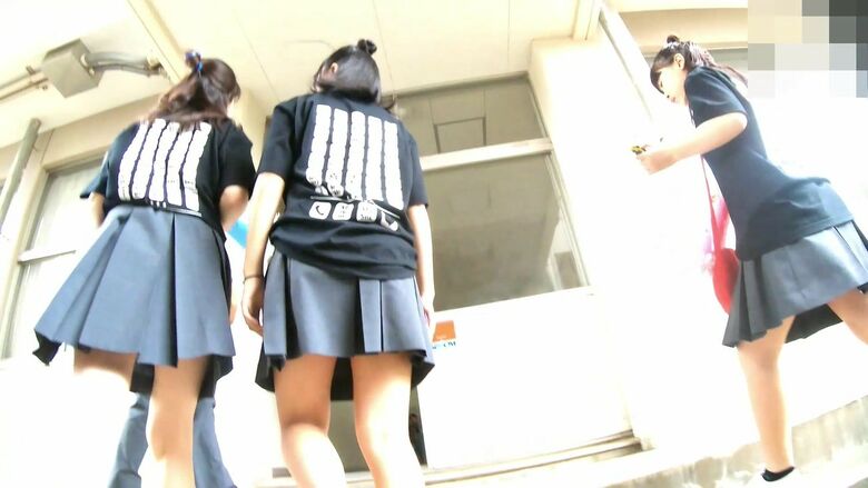 文化祭 パンチラ画像!JKの太ももにパンツ♡ローアングルから見るケツがたまんないぜ!!123