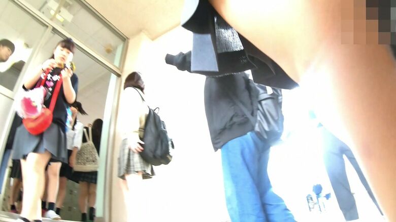 文化祭 パンチラ画像!JKの太ももにパンツ♡ローアングルから見るケツがたまんないぜ!!126