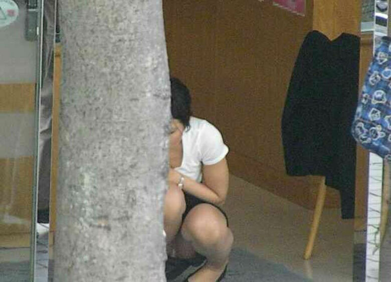 ol 盗撮画像！はたらくお姉さんのパンチラ♡制服姿がエロくてたまんないっす(´д`)ﾊｧﾊｧ…010