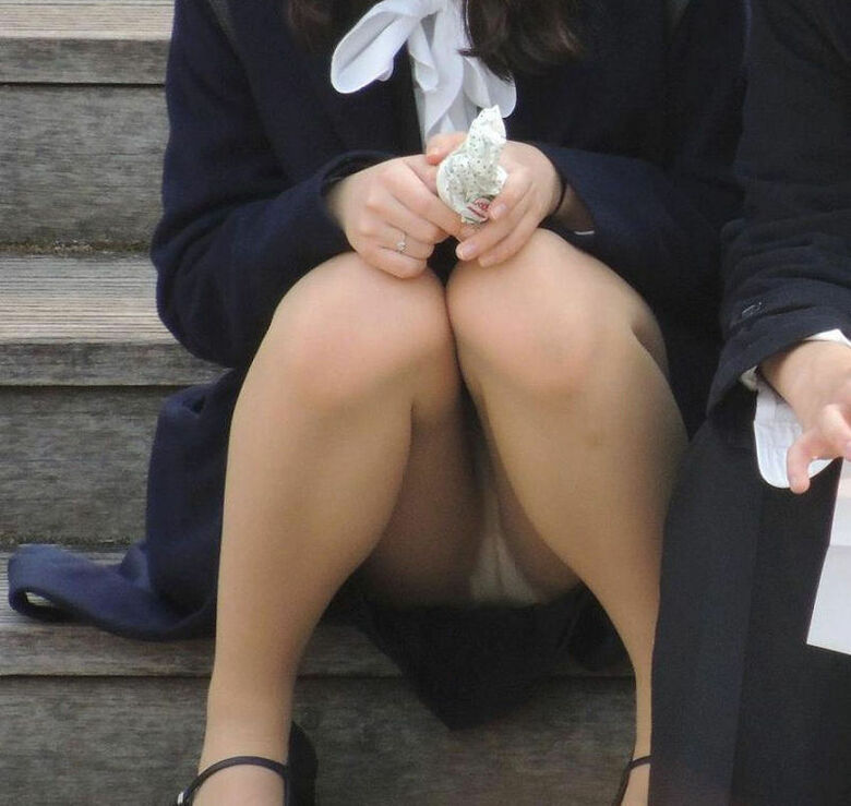 ol 盗撮画像！はたらくお姉さんのパンチラ♡制服姿がエロくてたまんないっす(´д`)ﾊｧﾊｧ…029