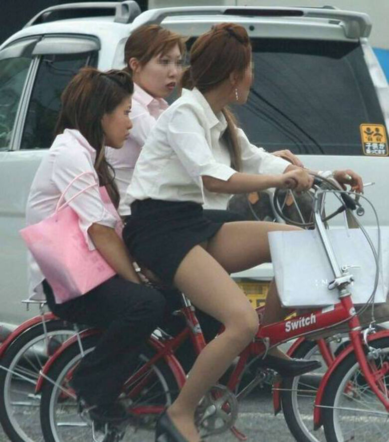 ol 盗撮画像！はたらくお姉さんのパンチラ♡制服姿がエロくてたまんないっす(´д`)ﾊｧﾊｧ…068