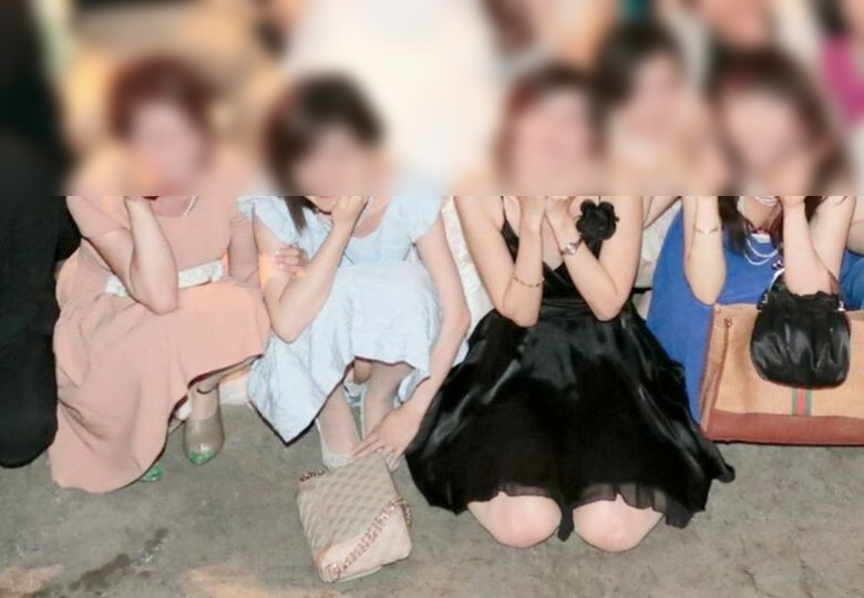 パーティドレス パンチラ画像だぜ!チラッと見えるパンツに大興奮しちゃいます♡005