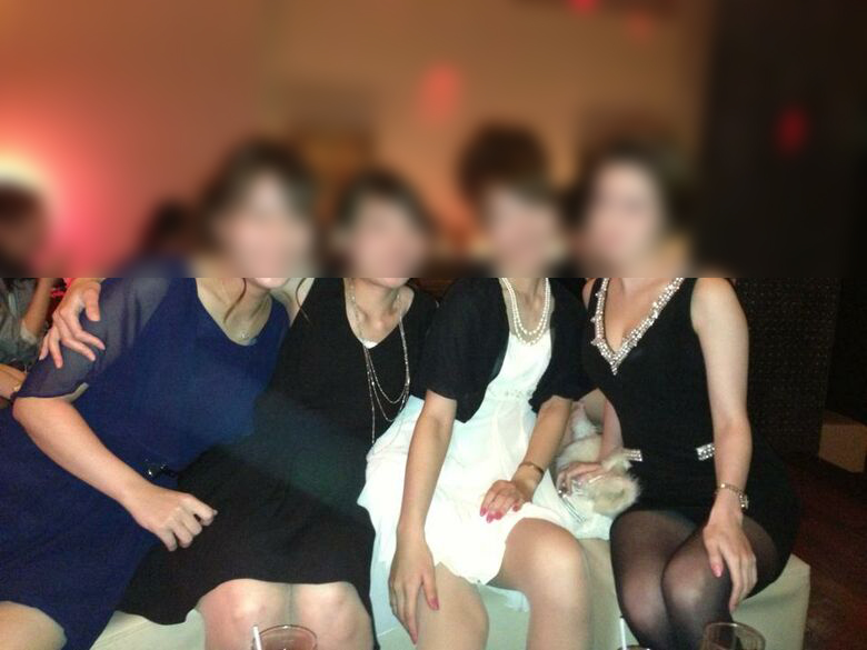 パーティドレス パンチラ画像だぜ!チラッと見えるパンツに大興奮しちゃいます♡009