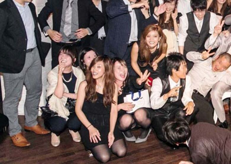 パーティドレス パンチラ画像だぜ!チラッと見えるパンツに大興奮しちゃいます♡045