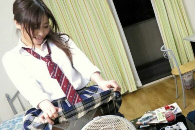 扇風機のパンチラ画像57枚!パンツに向かって送風するエッチな女の子をまとめてみたぜ!!047枚目