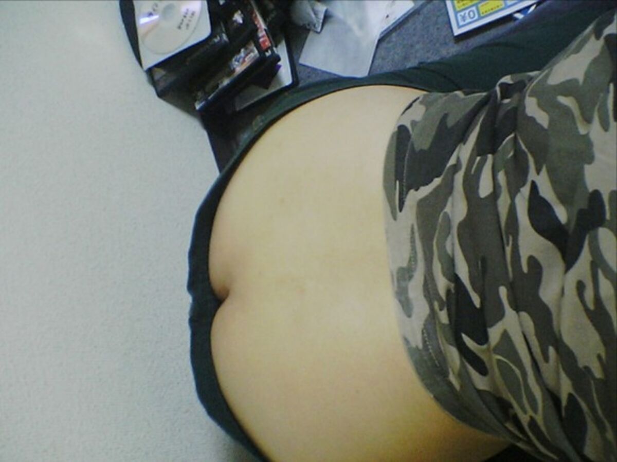 ケツ穴見せたいんか?ってくらいのローライズ素人盗撮まとめみたぜ!057