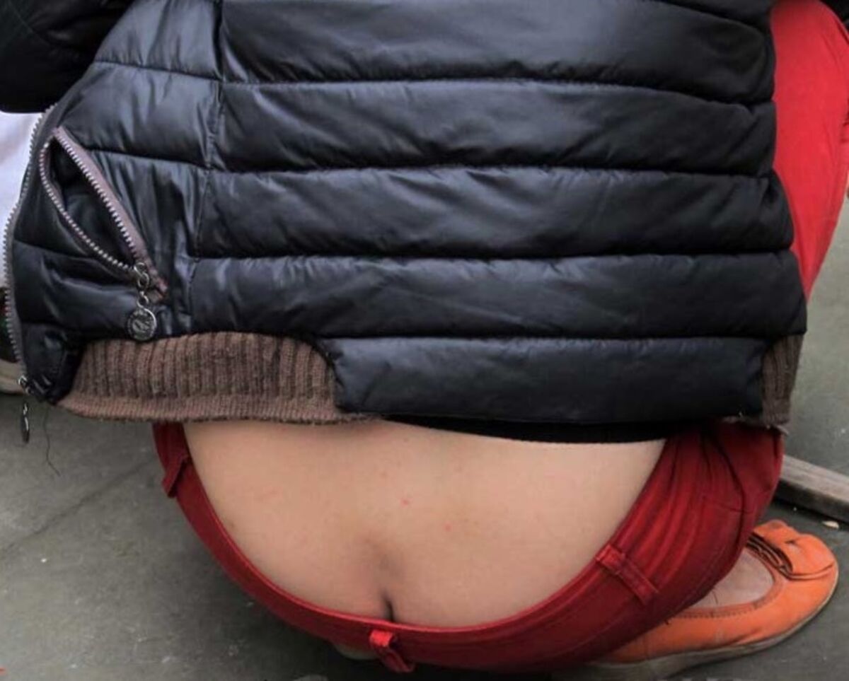 ケツ穴見せたいんか?ってくらいのローライズ素人盗撮まとめみたぜ!078