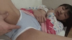 手マン エロGIF!動画もあるぜ!!ガチの喘ぎ声に激しい潮吹き😍イヤホン付けながら抜いちゃってください💕055枚目