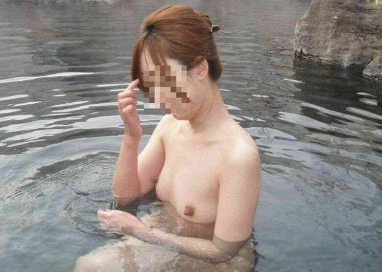 露天風呂盗撮 エロ画像!全裸女性の美乳おっぱい&乳首♡ずっと眺めたくなります🥰048