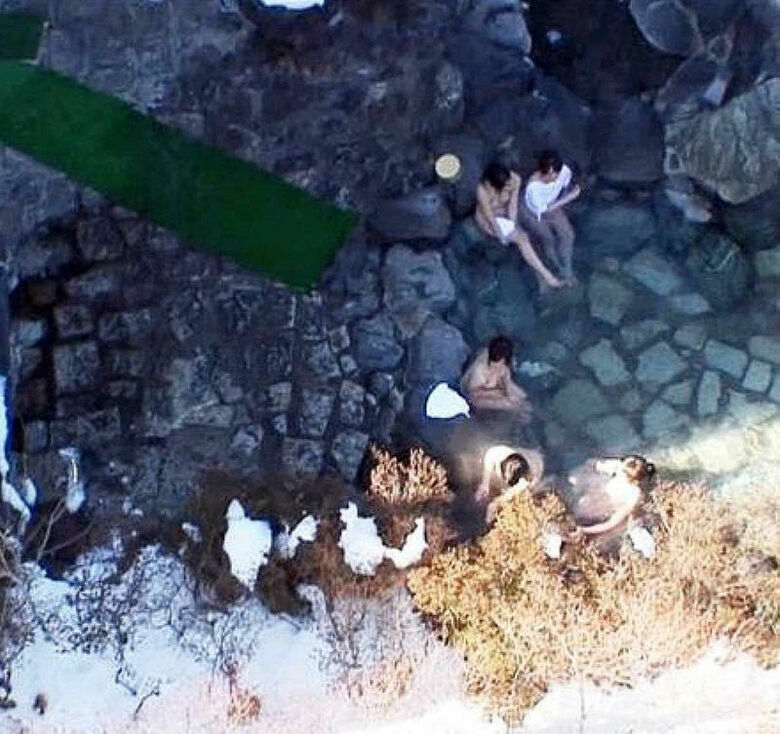 温泉♨️盗撮エロ画像だぜ!リアル素人女性の美乳おっぱいに乳首を大放出♡露天風呂・着替え隠し撮りが抜けちゃいます♡086枚目