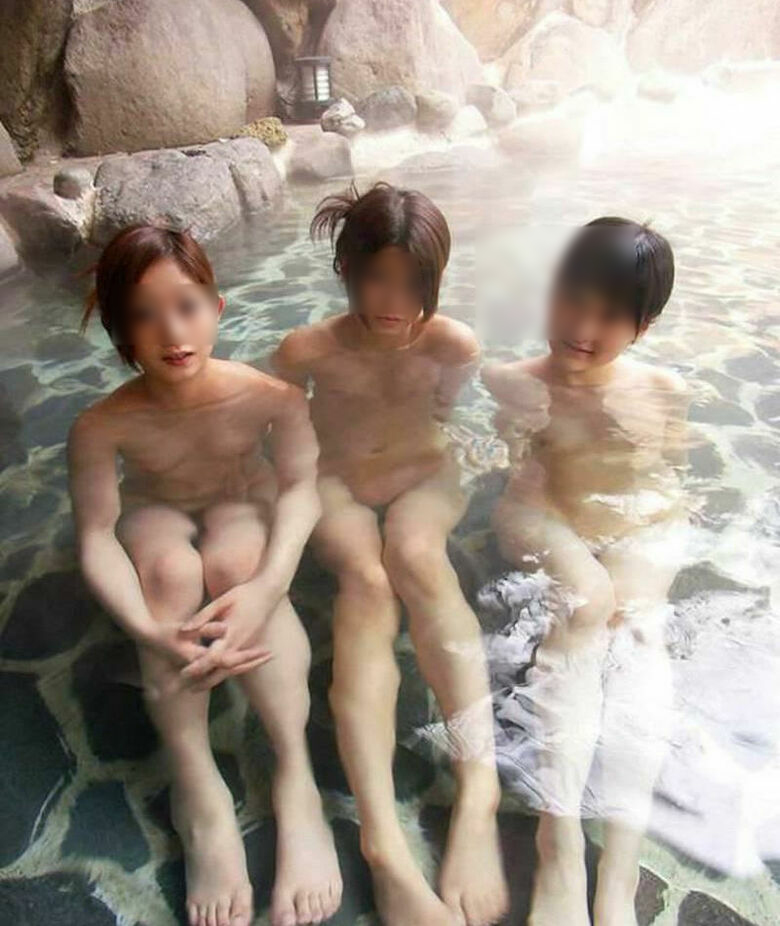 温泉♨️盗撮エロ画像だぜ!リアル素人女性の美乳おっぱいに乳首を大放出♡露天風呂・着替え隠し撮りが抜けちゃいます♡117枚目