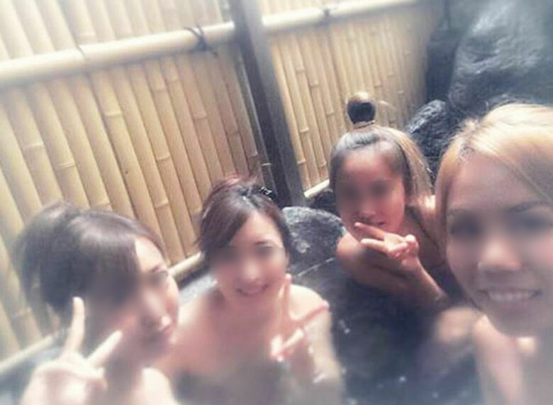 温泉♨️盗撮エロ画像だぜ!リアル素人女性の美乳おっぱいに乳首を大放出♡露天風呂・着替え隠し撮りが抜けちゃいます♡125枚目