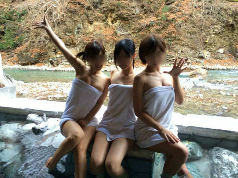 温泉♨️盗撮エロ画像だぜ!リアル素人女性の美乳おっぱいに乳首を大放出♡露天風呂・着替え隠し撮りが抜けちゃいます♡131枚目