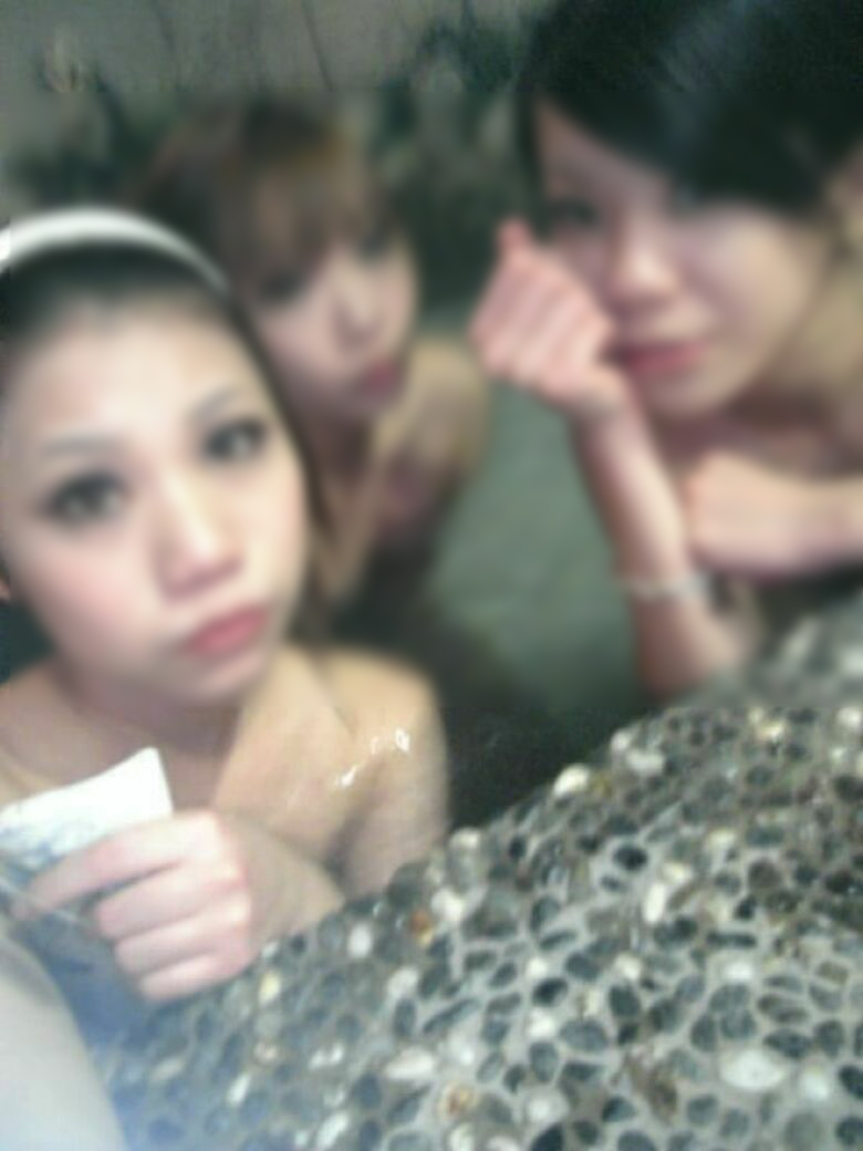 温泉♨️盗撮エロ画像だぜ!リアル素人女性の美乳おっぱいに乳首を大放出♡露天風呂・着替え隠し撮りが抜けちゃいます♡139枚目