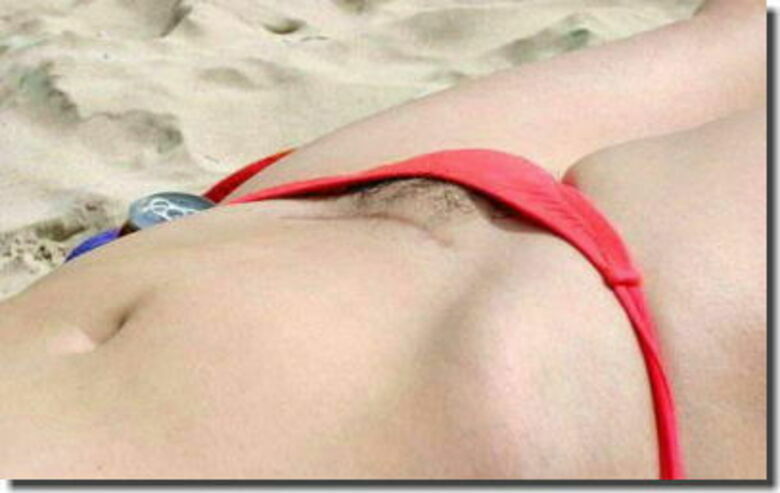 ハミマン エロ画像！はみまん女子のハミ出たマンコ😮無修正マンコ見るよりエロいじゃね？？016