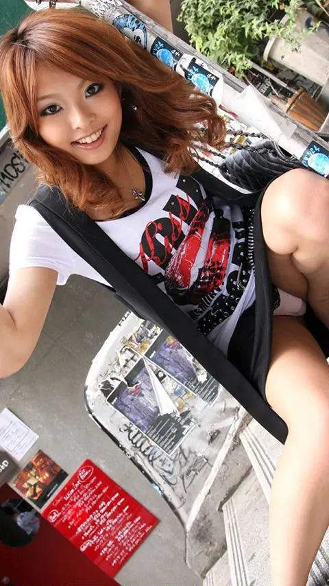夏は終わったけど黒ギャルで定期的に抜きたくなるぱんちら画像046