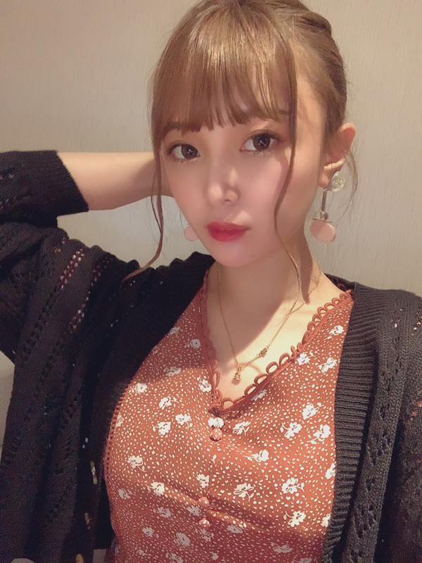 フェアリン エロ動画像24枚!美乳おっぱいに胸チラ谷間 エッチな自撮り水着写真がセクシーでエロい!!010枚目