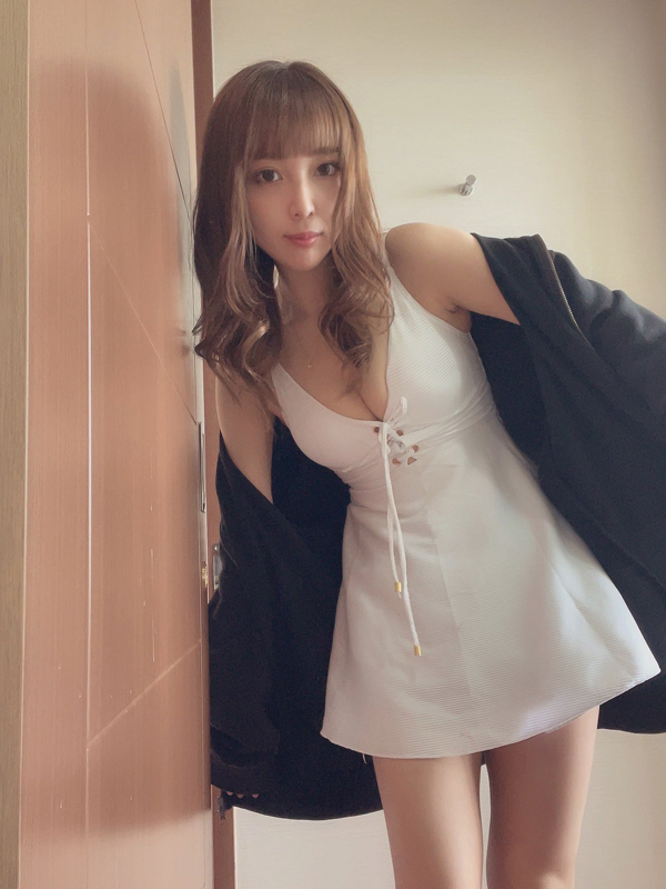 フェアリン エロ動画像24枚!美乳おっぱいに胸チラ谷間 エッチな自撮り水着写真がセクシーでエロい!!013枚目