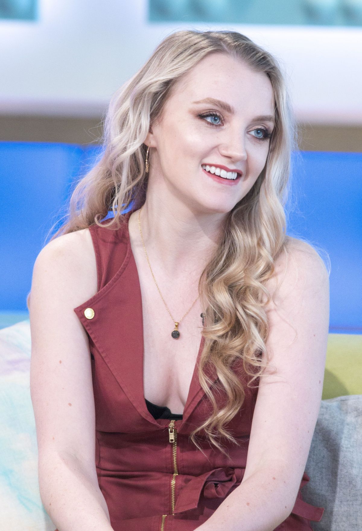 イヴァナ・リンチ　エロ画像！ハリーポッター ルーナ・ラブグッド役の不思議系ちゃん！いい美乳おっぱいしてます♡002