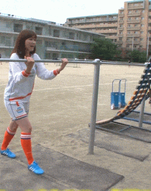 女子アナ パンチラGIF画像！エロいデルタゾーンからお宝パンツ♡奇跡的なハプニングが抜けるぜ!!022