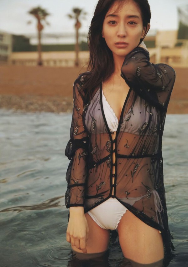 芸能人 マンスジ画像!エロいワレメにエッチな股間♡お宝放送事故ハプニングが抜けるよ!!【動画あり】047枚目