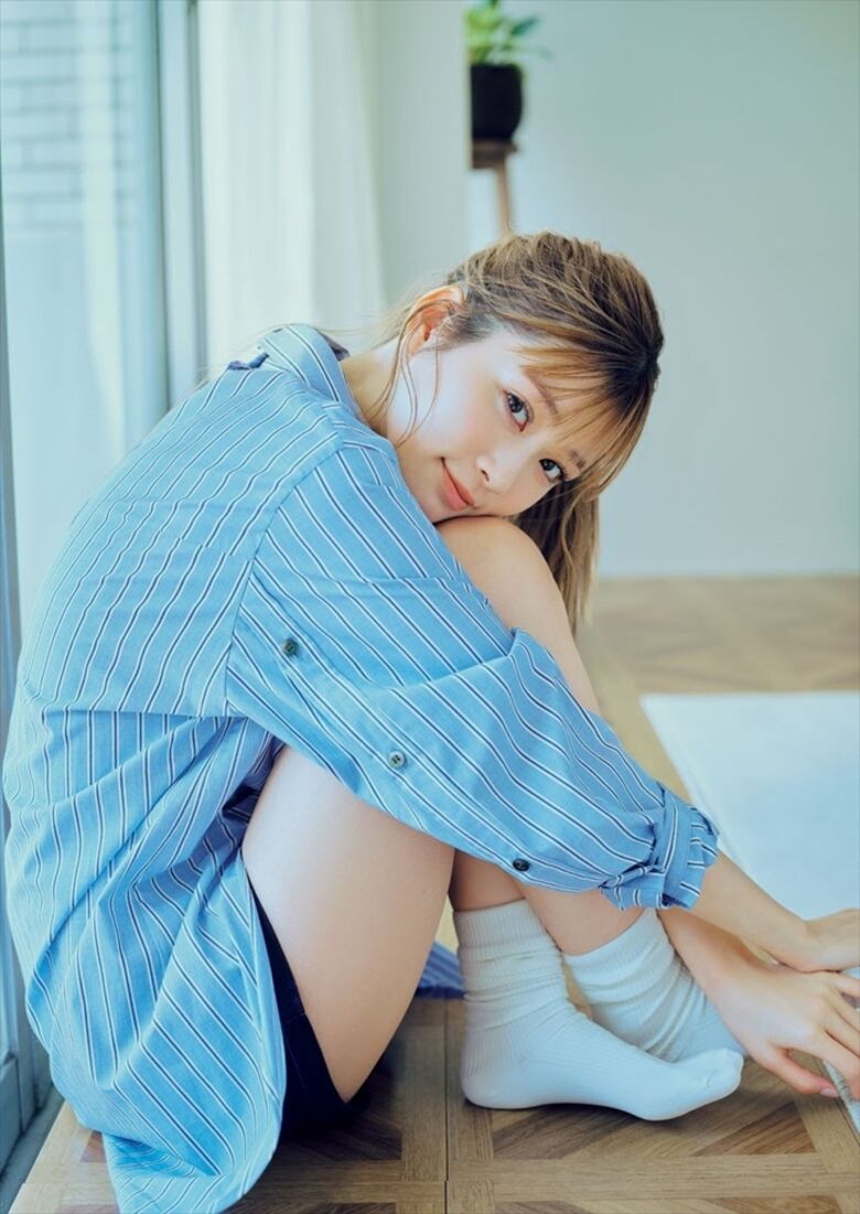 めるる パンチラがエロいデルタゾーンだぜ!写真集もセクシーで抜けちゃいます♡111