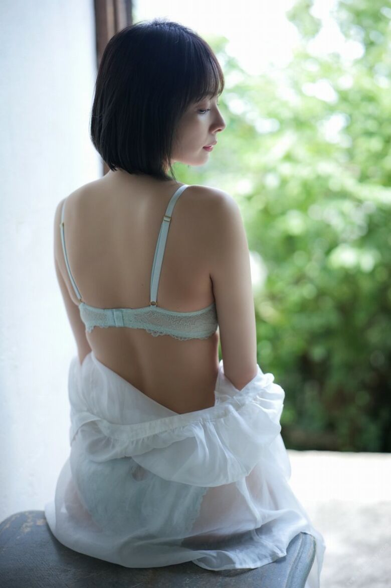 岡田紗佳 グラビア!抜ける役満ボディ!!巨乳おっぱいに水着ビキニもエロいっす♡036