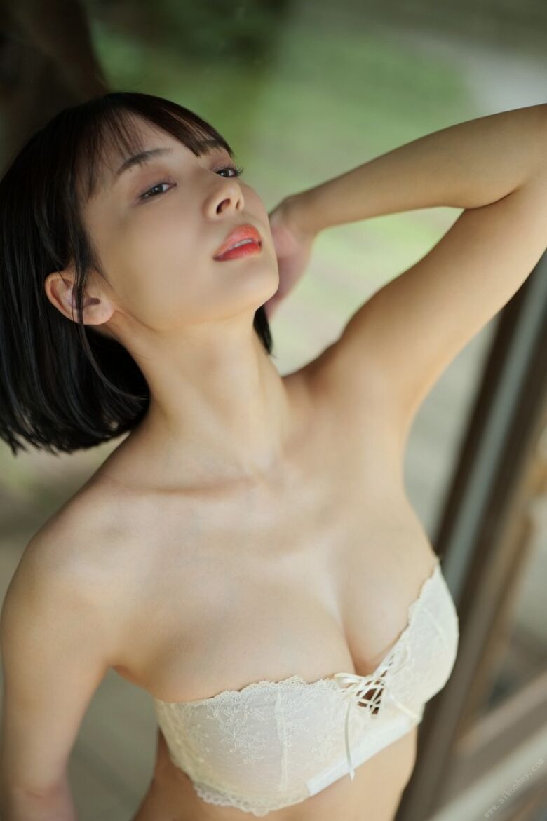 岡田紗佳 グラビア!抜ける役満ボディ!!巨乳おっぱいに水着ビキニもエロいっす♡051