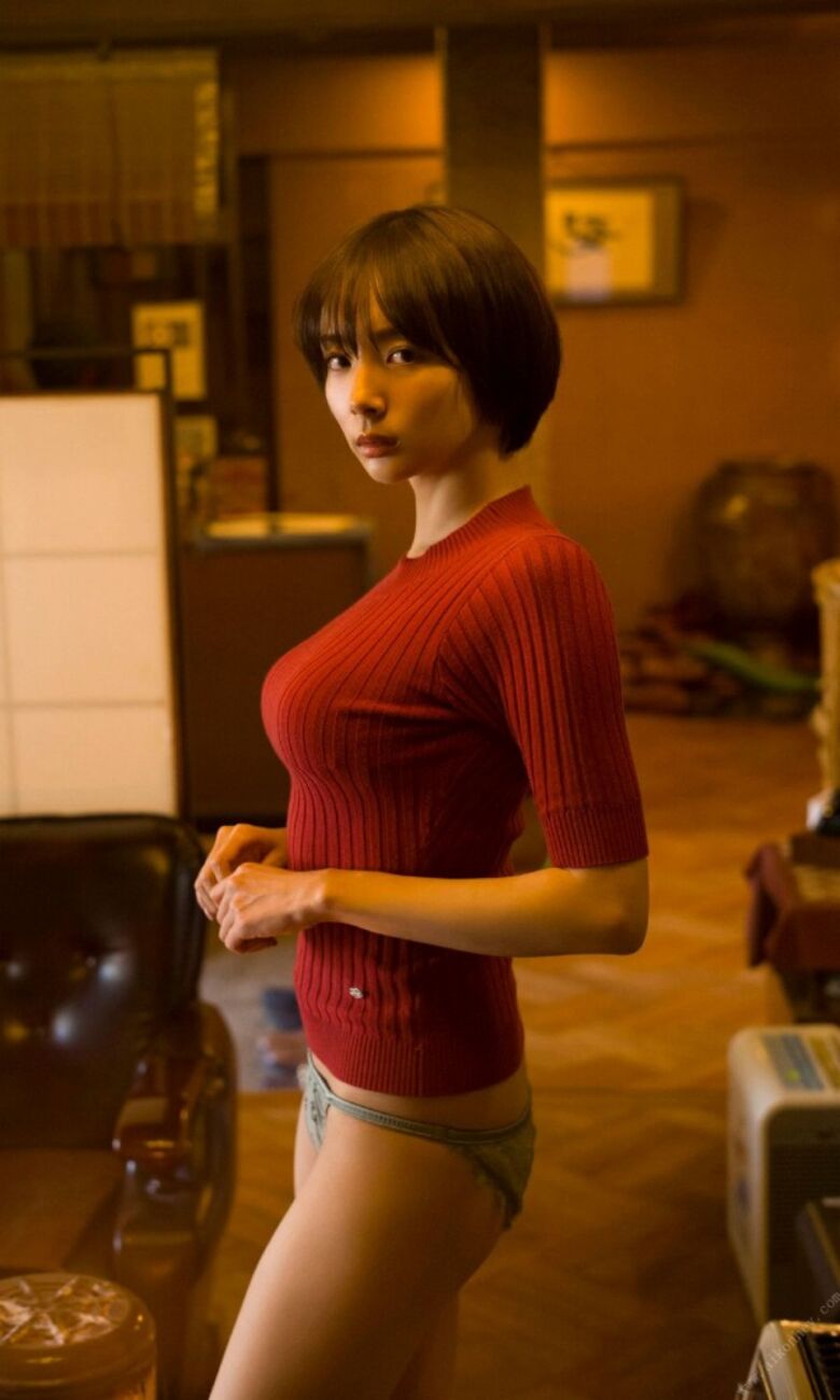 岡田紗佳 グラビア!抜ける役満ボディ!!巨乳おっぱいに水着ビキニもエロいっす♡080