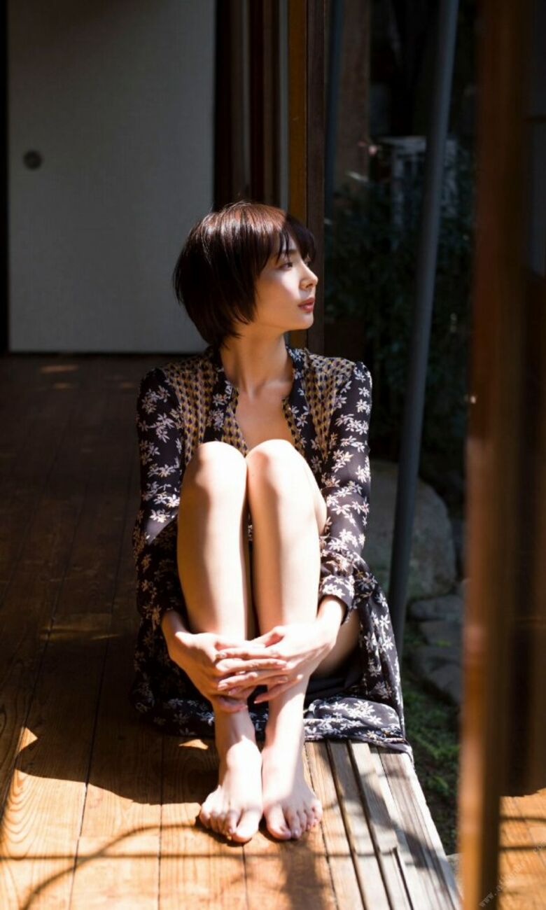 岡田紗佳 グラビア!抜ける役満ボディ!!巨乳おっぱいに水着ビキニもエロいっす♡091