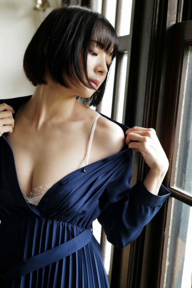 岡田紗佳 グラビア!抜ける役満ボディ!!巨乳おっぱいに水着ビキニもエロいっす♡203