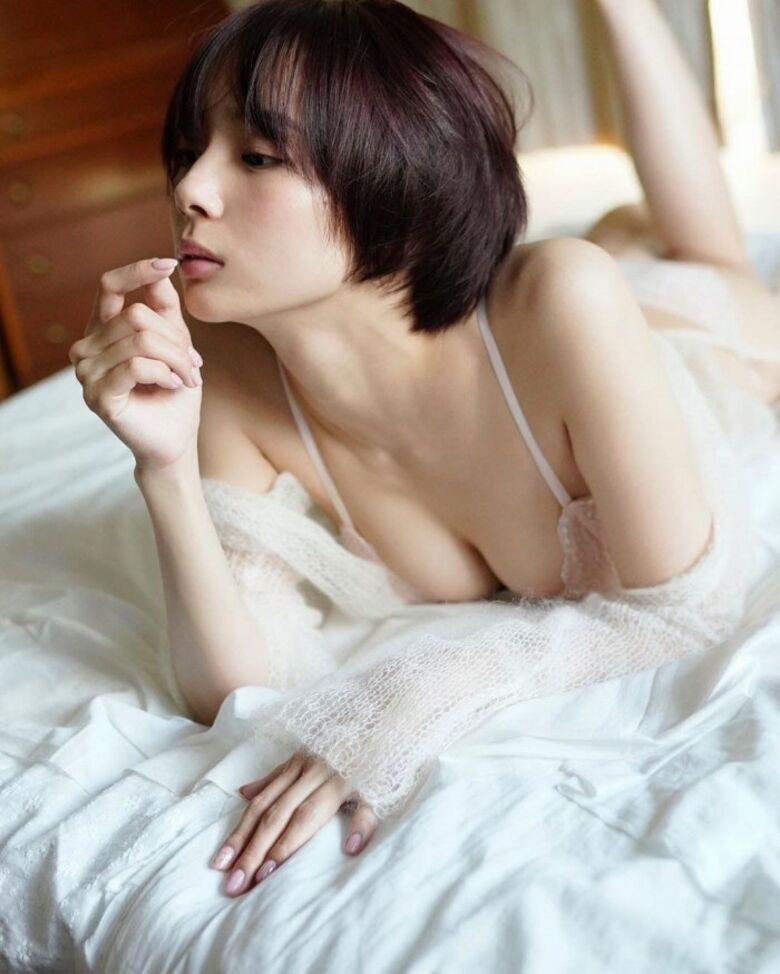 岡田紗佳 グラビア!抜ける役満ボディ!!巨乳おっぱいに水着ビキニもエロいっす♡245