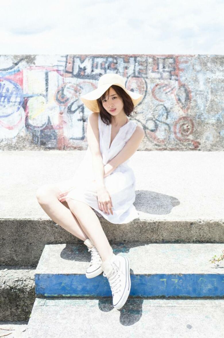 岡田紗佳 グラビア!抜ける役満ボディ!!巨乳おっぱいに水着ビキニもエロいっす♡341