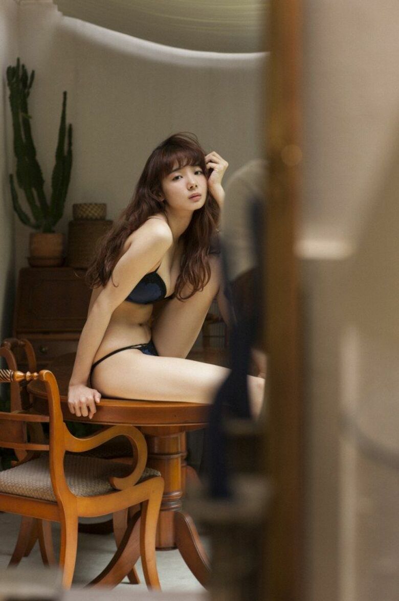 岡田紗佳 グラビア!抜ける役満ボディ!!巨乳おっぱいに水着ビキニもエロいっす♡382