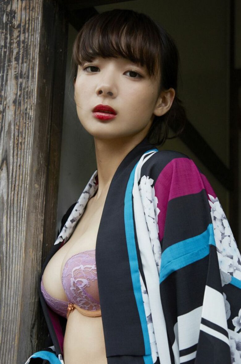 岡田紗佳 グラビア!抜ける役満ボディ!!巨乳おっぱいに水着ビキニもエロいっす♡413