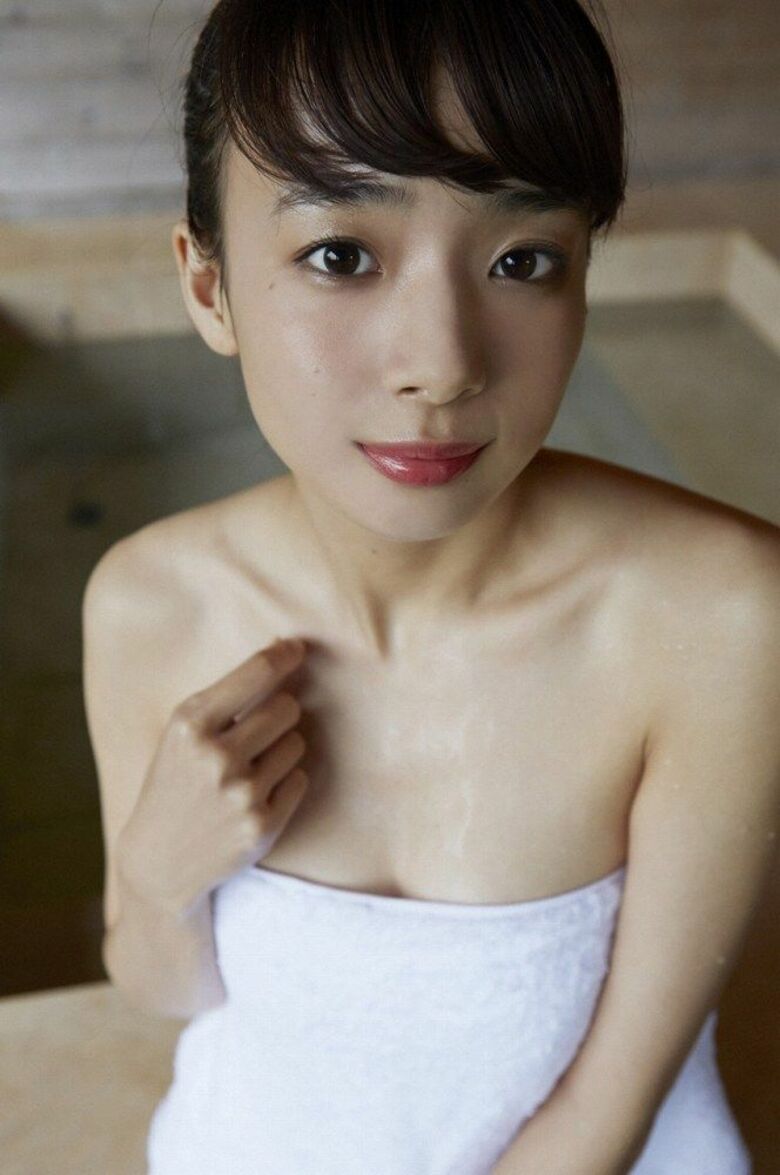 岡田紗佳 グラビア!抜ける役満ボディ!!巨乳おっぱいに水着ビキニもエロいっす♡414