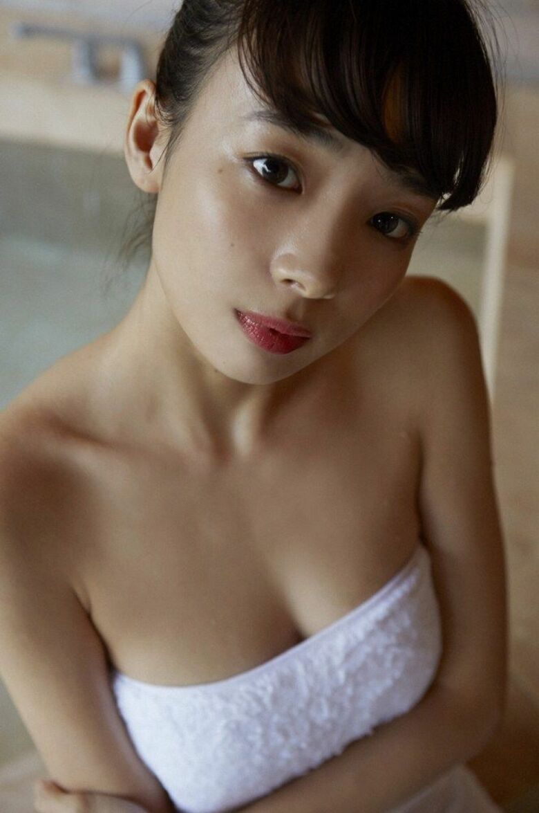 岡田紗佳 グラビア!抜ける役満ボディ!!巨乳おっぱいに水着ビキニもエロいっす♡415