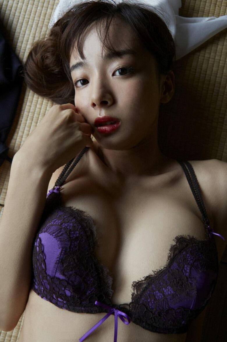 岡田紗佳 グラビア!抜ける役満ボディ!!巨乳おっぱいに水着ビキニもエロいっす♡421