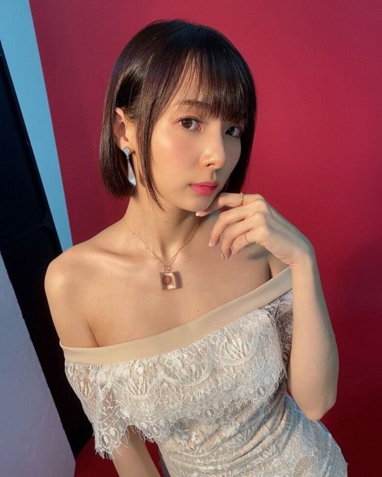 岡田紗佳 グラビア!抜ける役満ボディ!!巨乳おっぱいに水着ビキニもエロいっす♡478