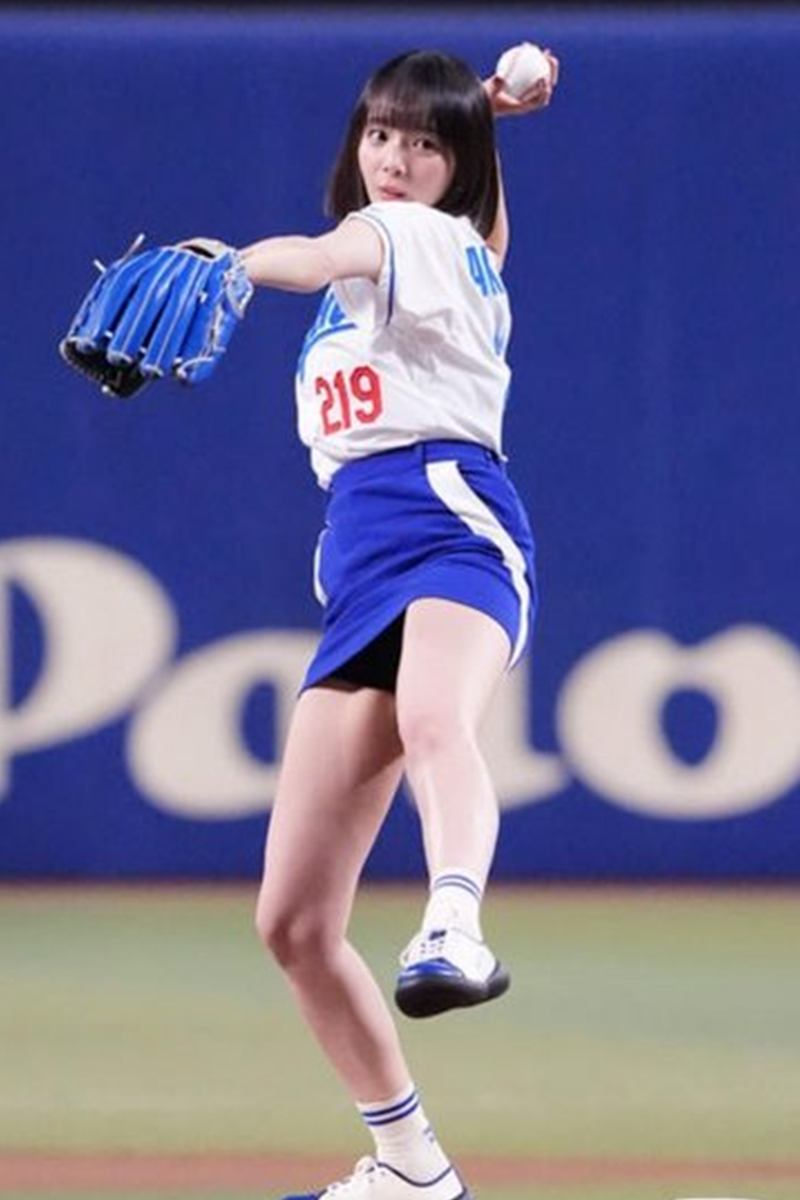 岡田紗佳 パンチラがエロいぜ!始球式やバラエティ番組のパンツがたまんないっす❤️007
