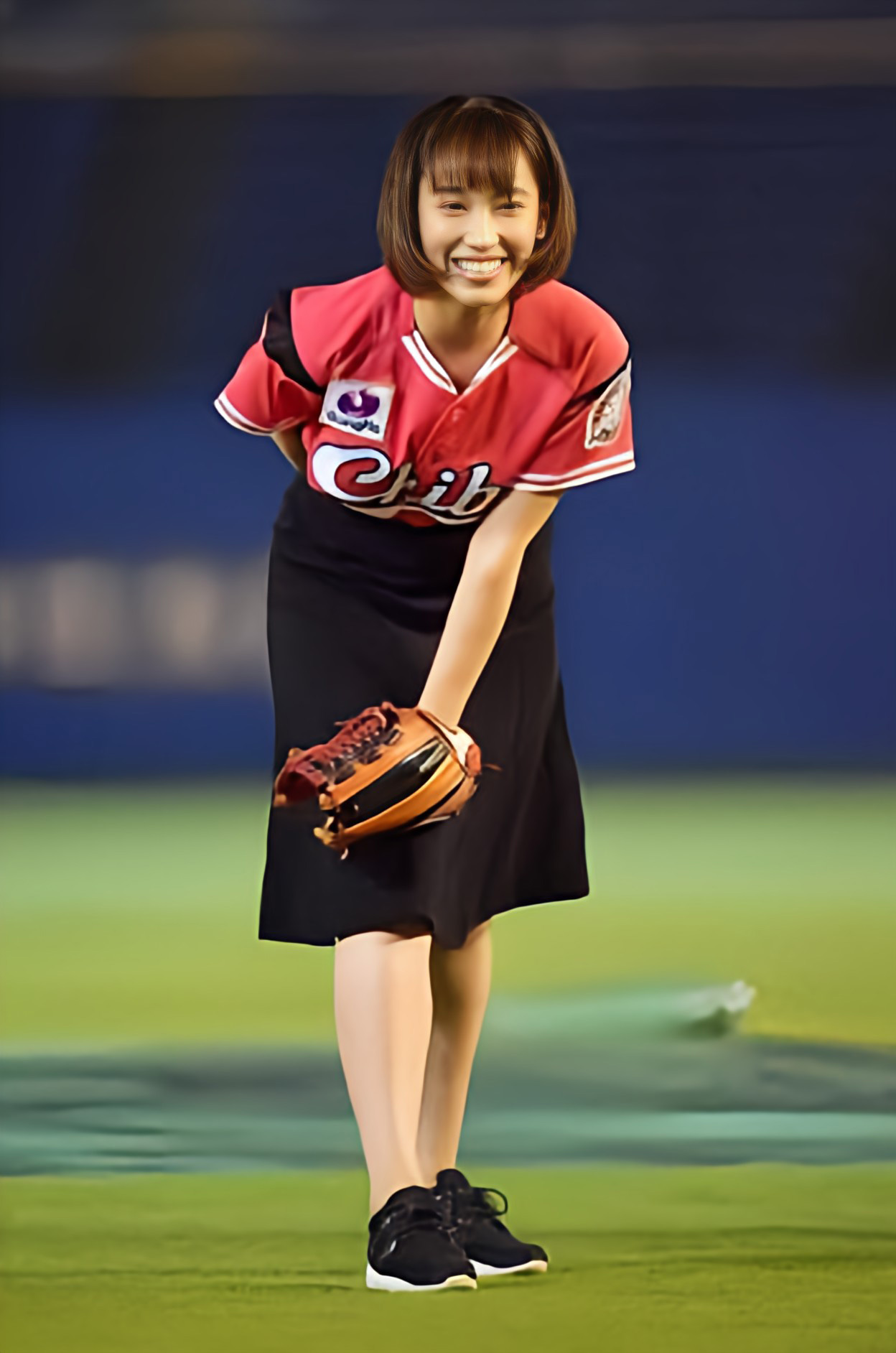 岡田サリオ パンチラがエロいI字開脚始球式!見えてもいいパンツだと分かっても興奮しちゃうぜ(*゜∀゜)=3001