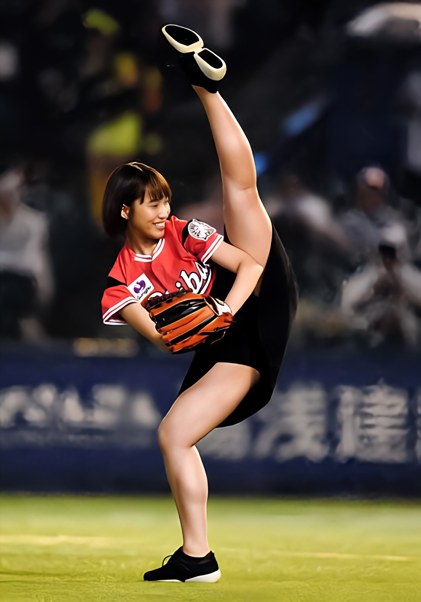 岡田サリオ パンチラがエロいI字開脚始球式!見えてもいいパンツだと分かっても興奮しちゃうぜ(*゜∀゜)=3004
