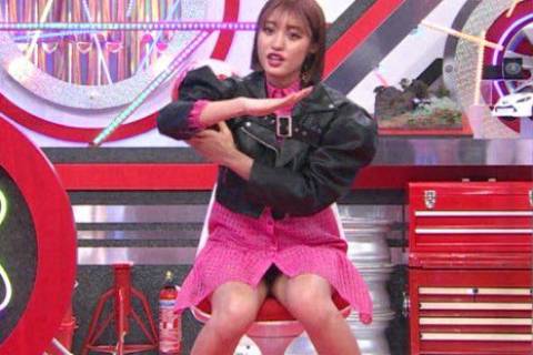 王林 パンチラエロ画像!ミニスカ奥のデルタゾーン♡お宝シーンをまとめてみたぜ!!002