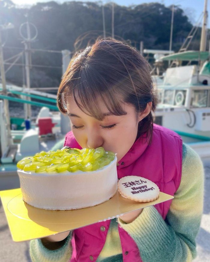 王林 パンチラエロ画像!ミニスカ奥のデルタゾーン♡お宝シーンをまとめてみたぜ!!222