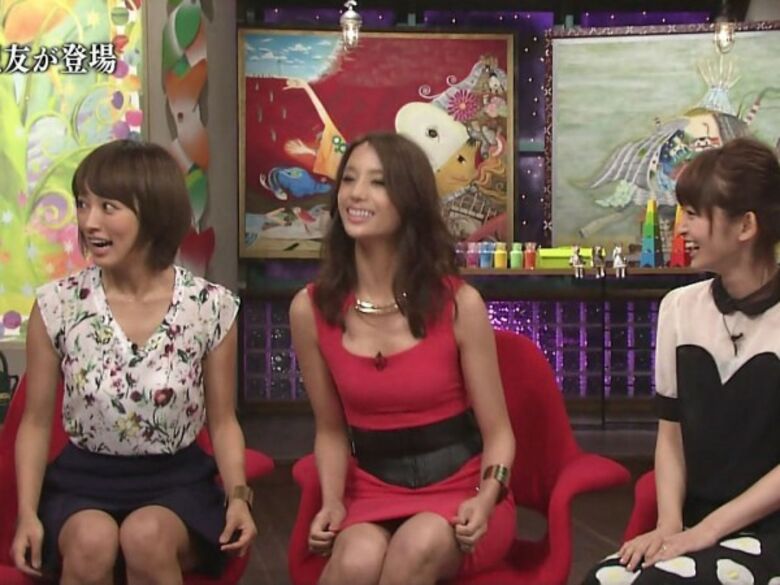 芸能人パンチラ動画像804枚!お宝パンツに太ももエッチなTゾーン♡女子アナ・女優のパン線 お尻がエロくて抜ける!!077枚目