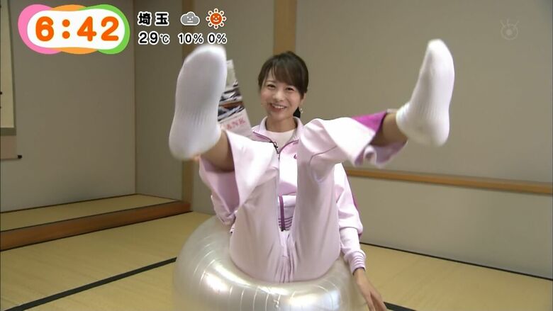 芸能人パンチラ動画像804枚!お宝パンツに太ももエッチなTゾーン♡女子アナ・女優のパン線 お尻がエロくて抜ける!!122枚目